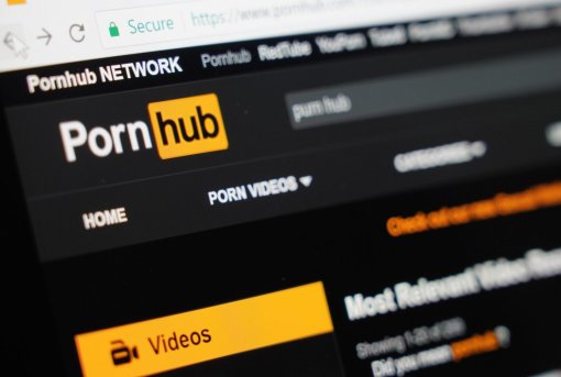 Только без рук. Что посмотреть на Pornhub кроме порно?