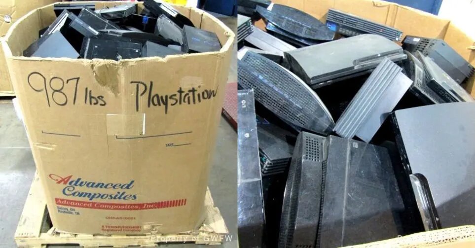 Кладбище консолей: на аукционе продают коробку весом в 400 кг со старыми PlayStation 2, 3 и 4 | Канобу - Изображение 5201